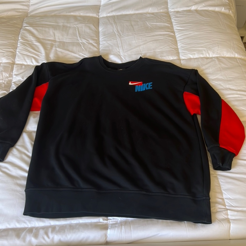 womens nike crewneck